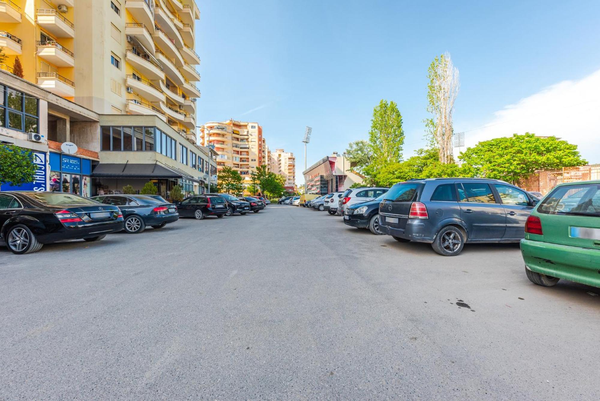 City Center Apartments By Kondo Stays Vlore Exterior photo